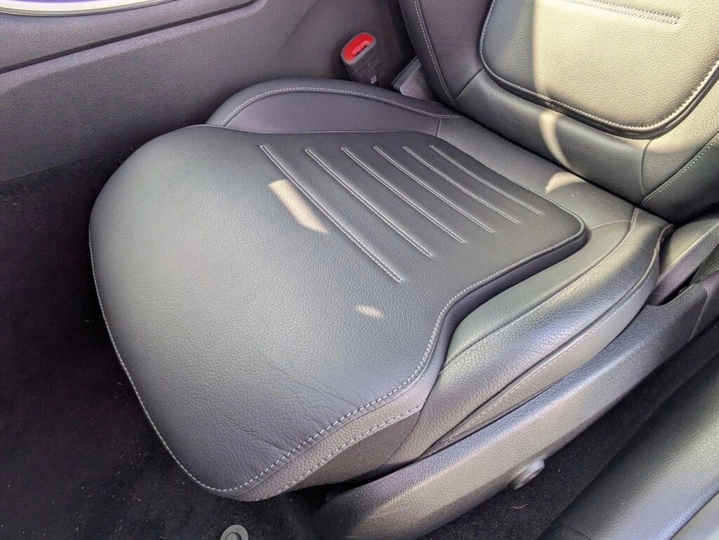 New 2025 Mercedes-Benz C-Class C 300 4MATIC ® Sedan Sedan