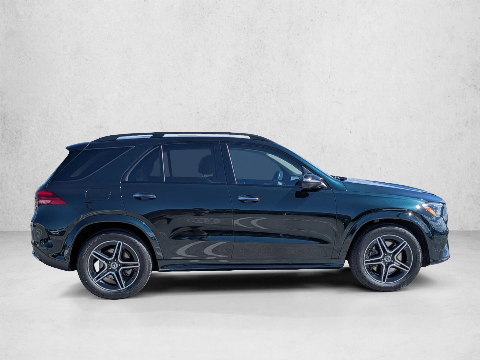 2025 Mercedes Benz GLE 4MATIC photo 4