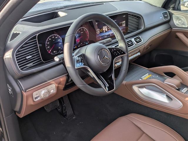 2025 Mercedes Benz GLS 450 4MATIC photo 3
