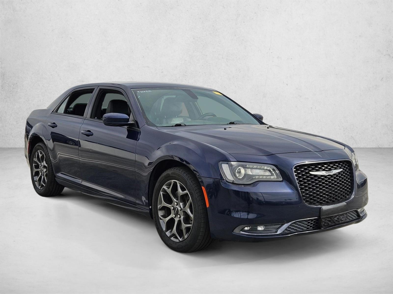 2016 Chrysler 300 S photo 3