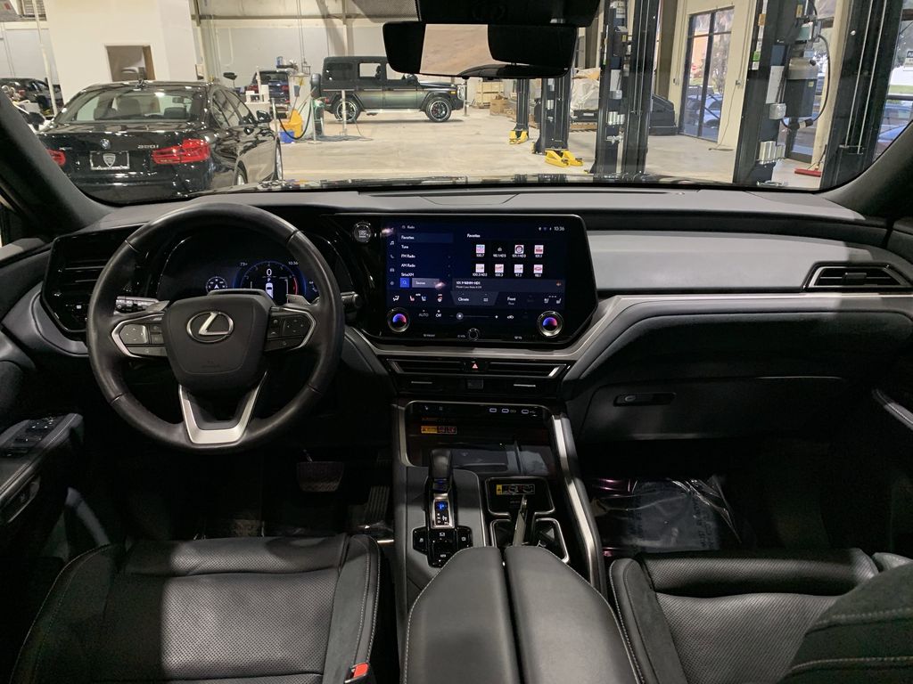 2024 Lexus TX 350 photo 2