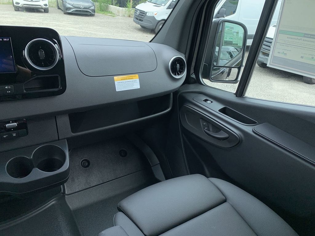 New 2025 Mercedes-Benz Sprinter 2500 Passenger 170 WB Minivan/Van