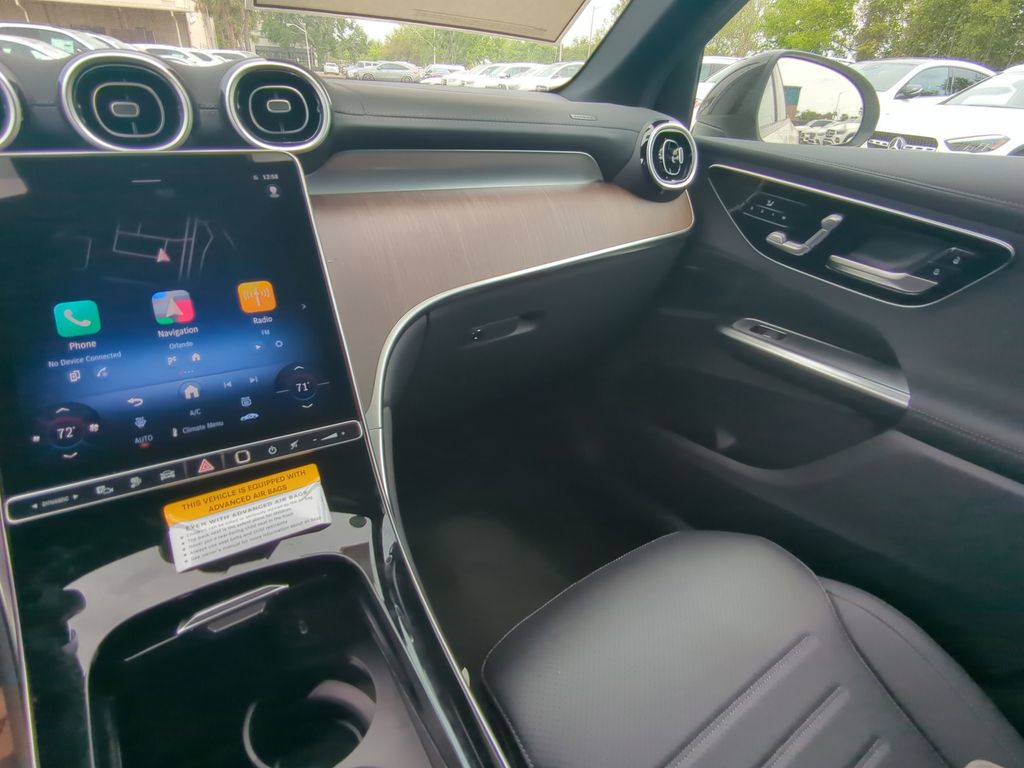 2025 Mercedes Benz GLC 350e 4MATIC photo 3