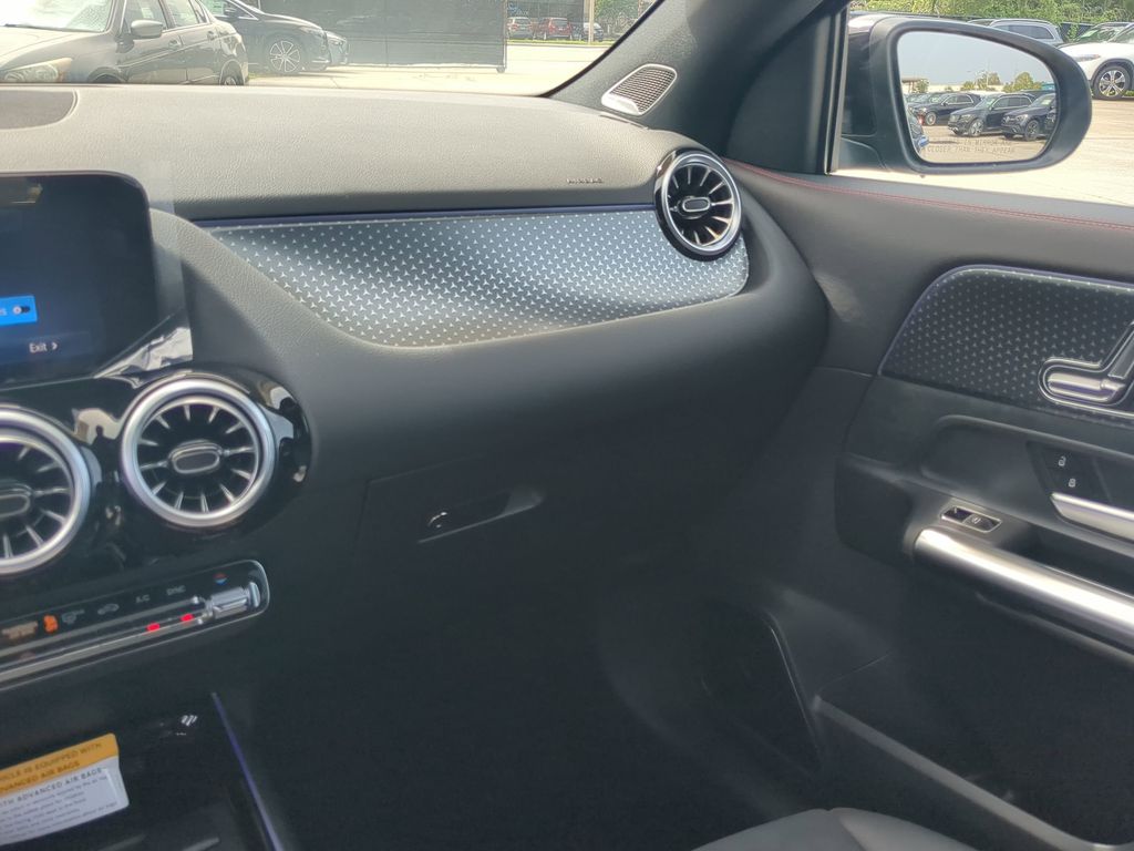 2025 Mercedes Benz GLA 4MATIC photo 4