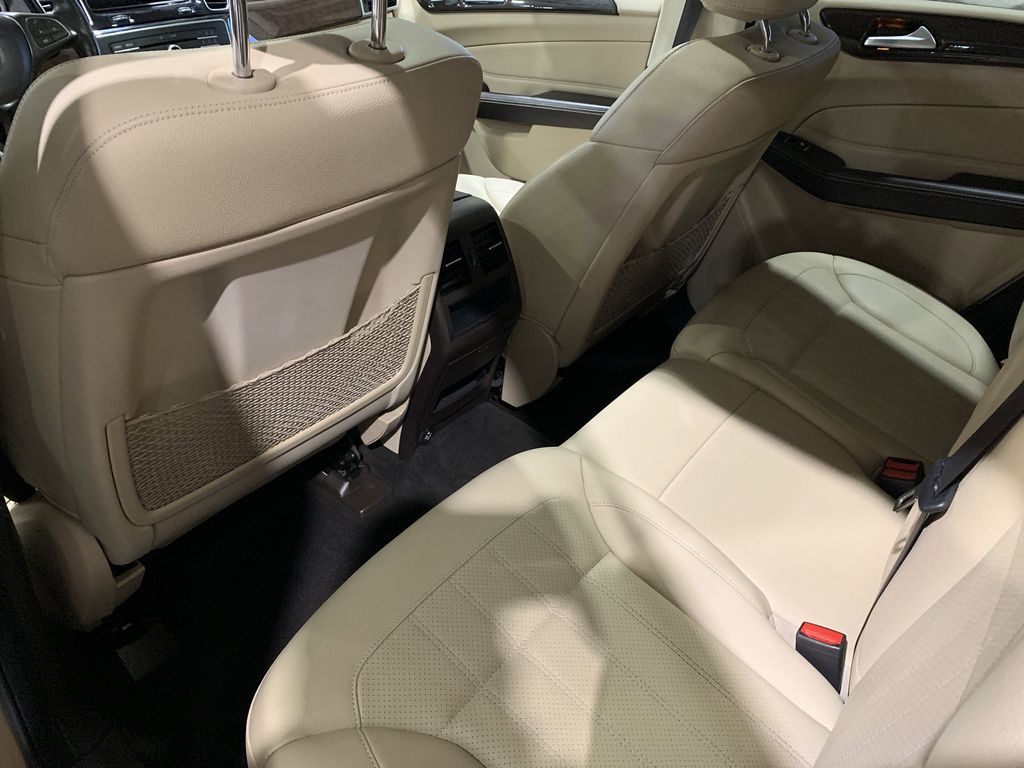 2017 Mercedes Benz GLE 4MATIC photo 3