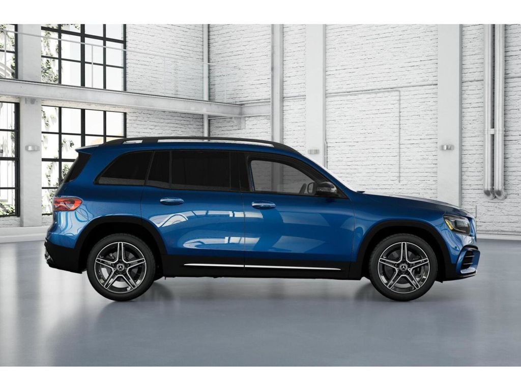 2026 Mercedes Benz GLB 250 photo 2