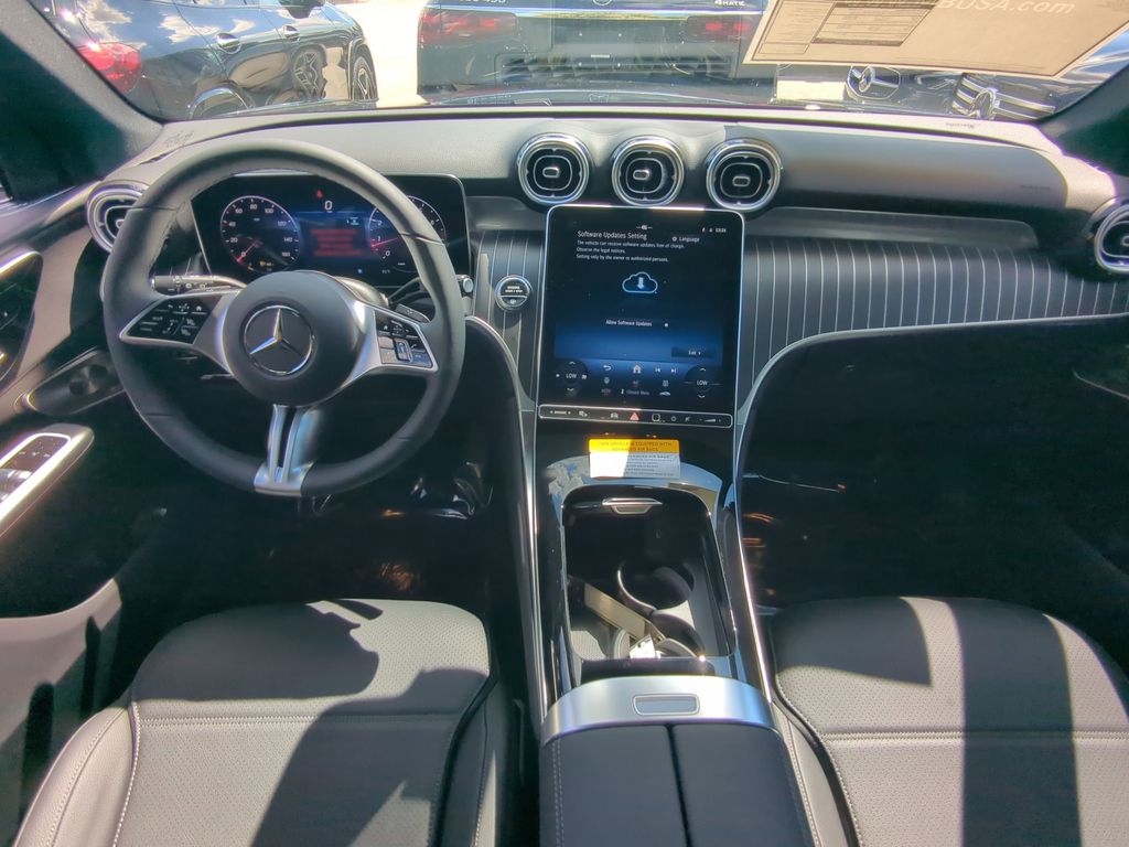 2026 Mercedes Benz GLC 300 4MATIC photo 2