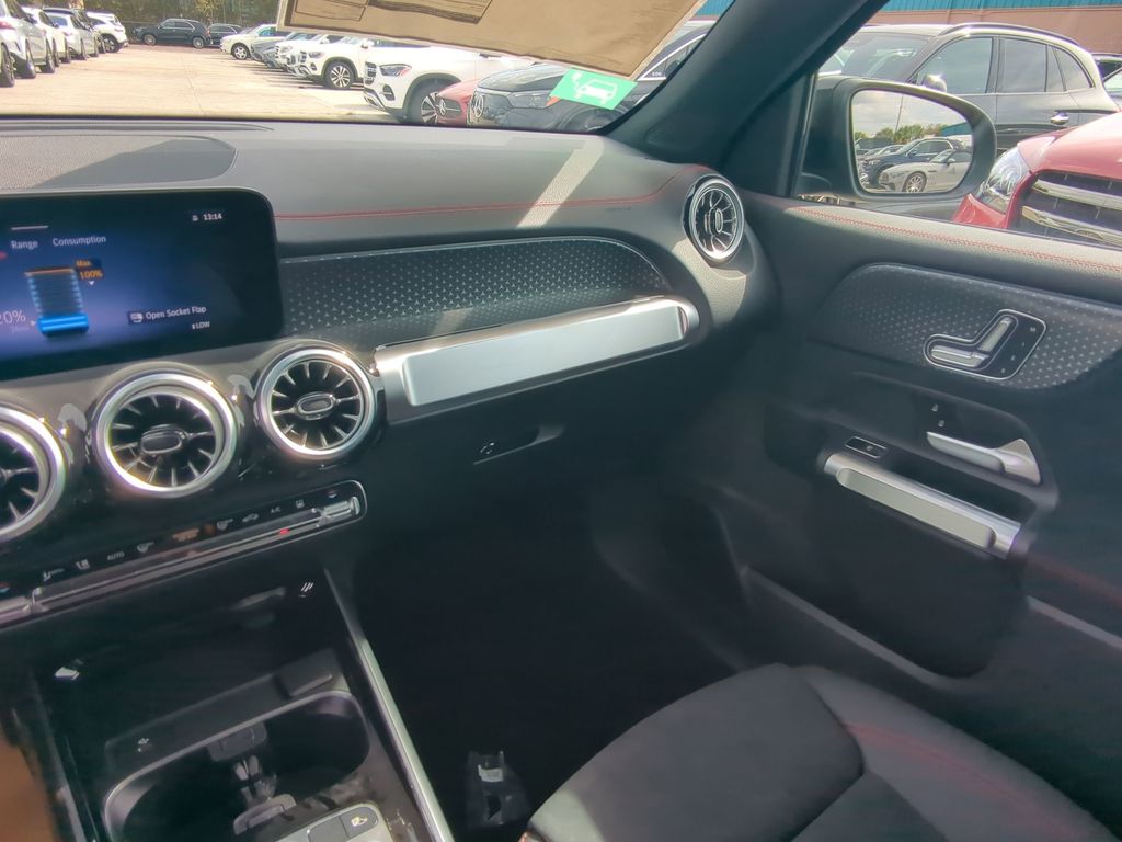 2024 Mercedes Benz EQB 300 4MATIC photo 4