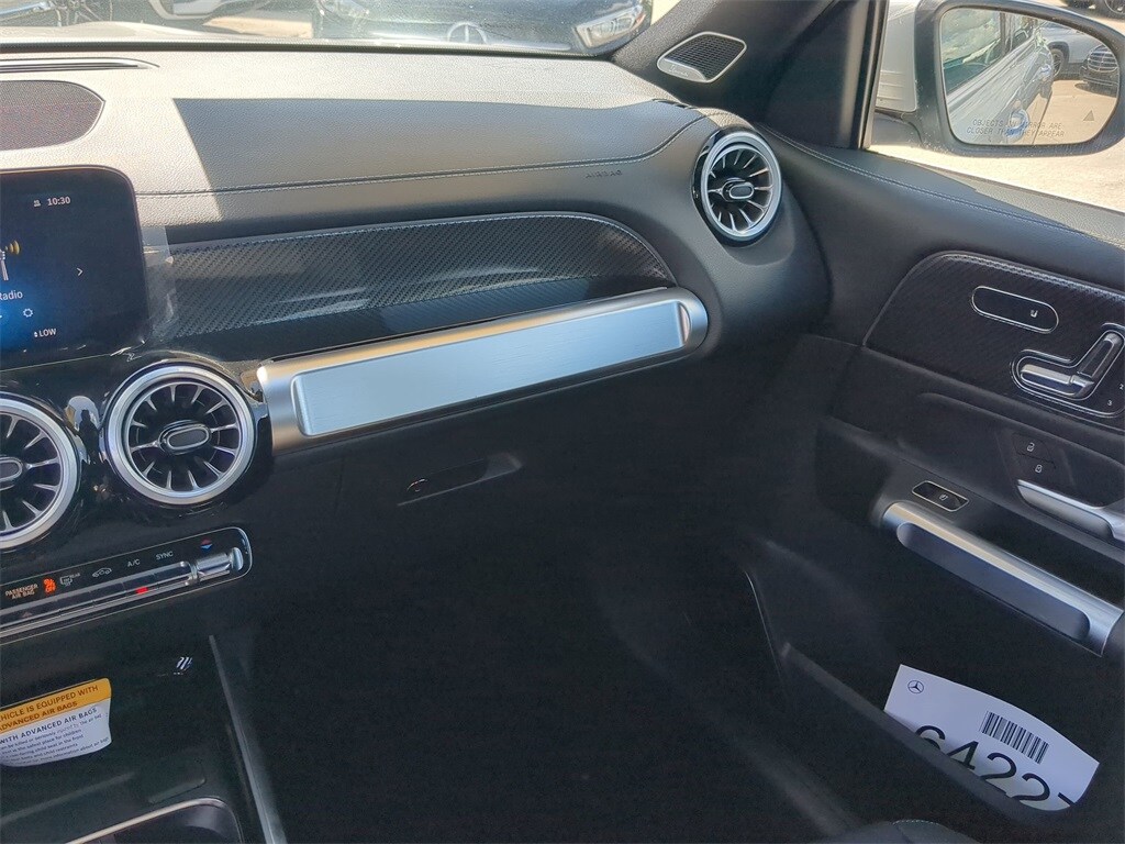 2024 Mercedes Benz GLB 35 AMG photo 4
