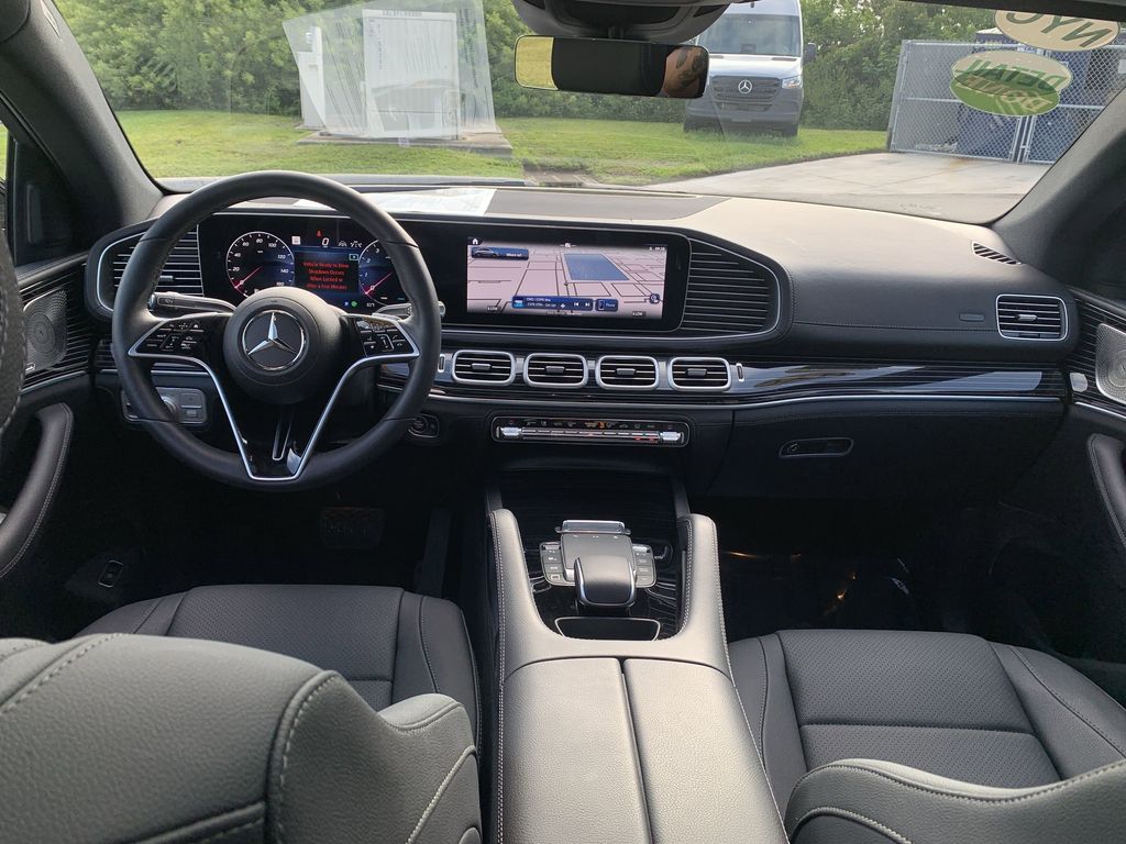 2025 Mercedes Benz GLE 450 4MATIC photo 2