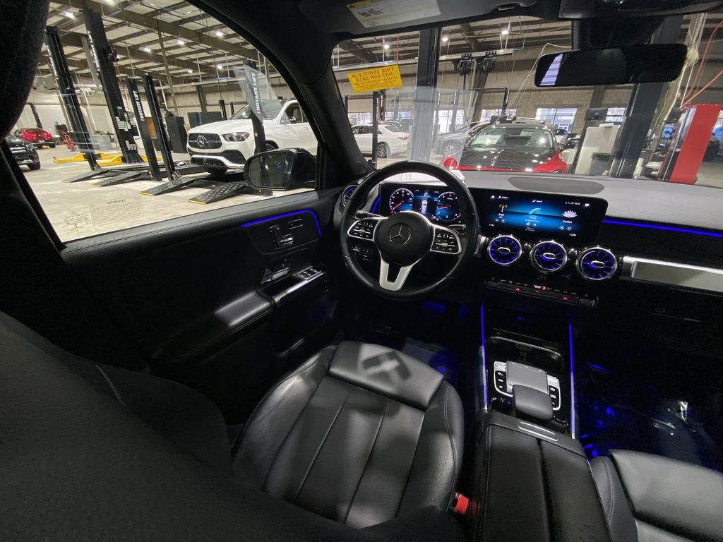 2020 Mercedes Benz GLB 250 photo 2