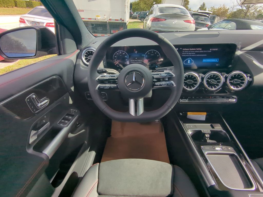 2025 Mercedes Benz GLA photo 3