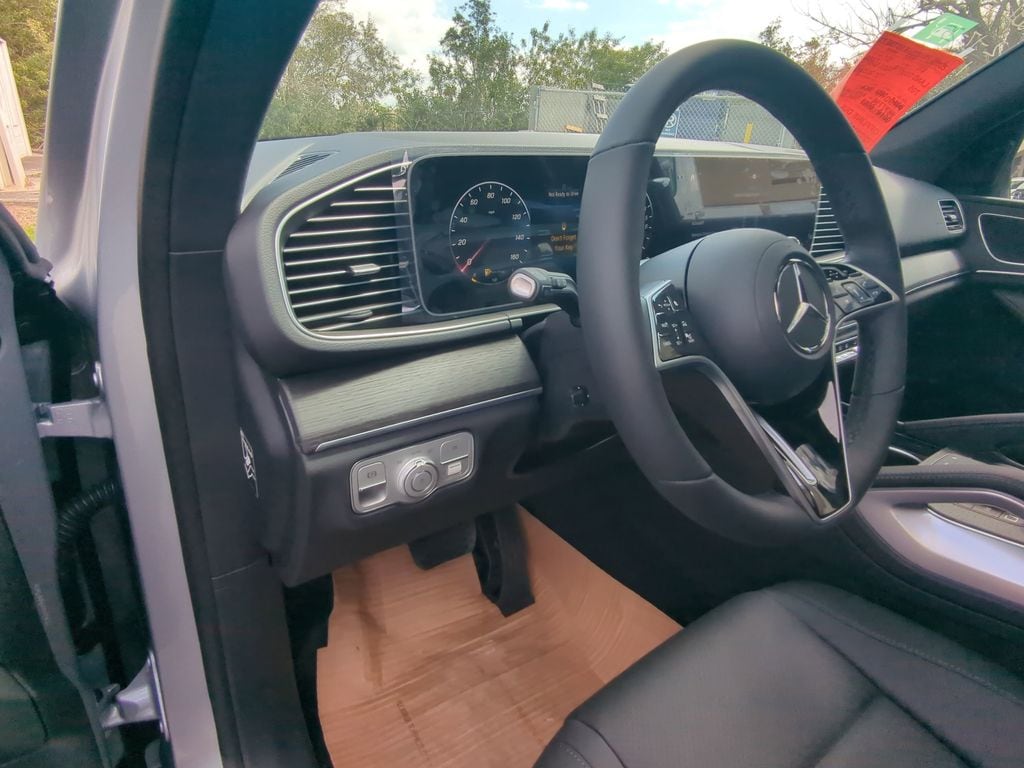 2025 Mercedes Benz GLE 450e 4MATIC photo 3