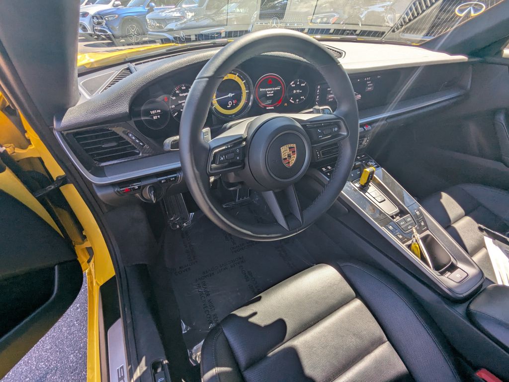 2020 Porsche 911 photo 2