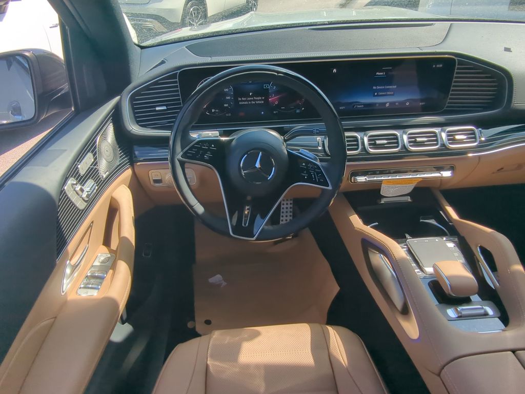 2026 Mercedes Benz GLS 450 4MATIC photo 3