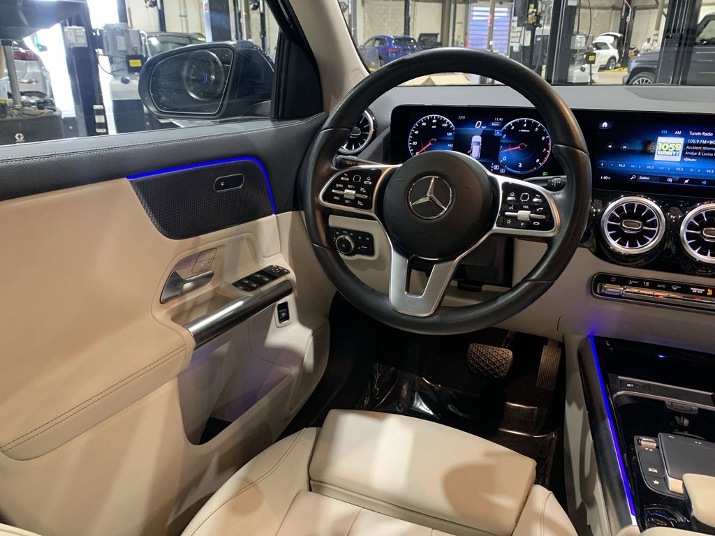 2022 Mercedes Benz GLA 250 photo 3