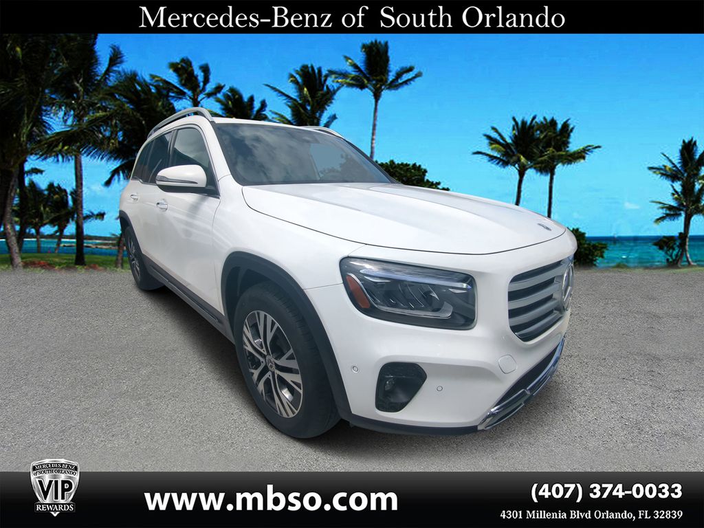 2025 Mercedes-Benz GLB Base's photo