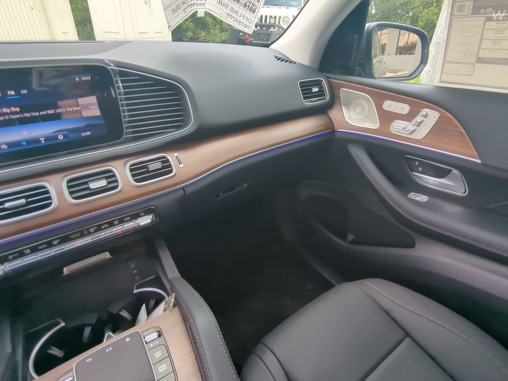 2025 Mercedes Benz GLE 350 4MATIC photo 4