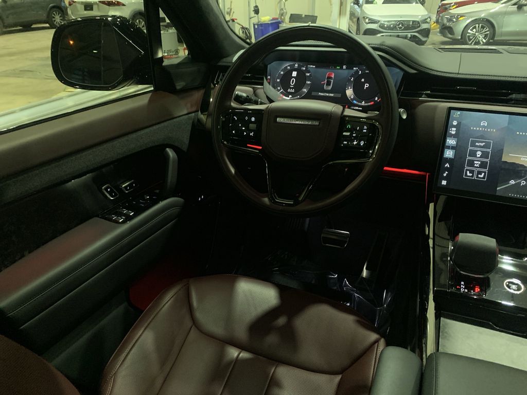 2025 Land Rover Range Rover Sport P530 Autobiography photo 2
