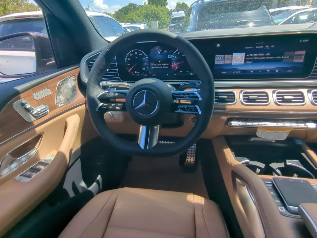 2026 Mercedes Benz GLS 450 4MATIC photo 2