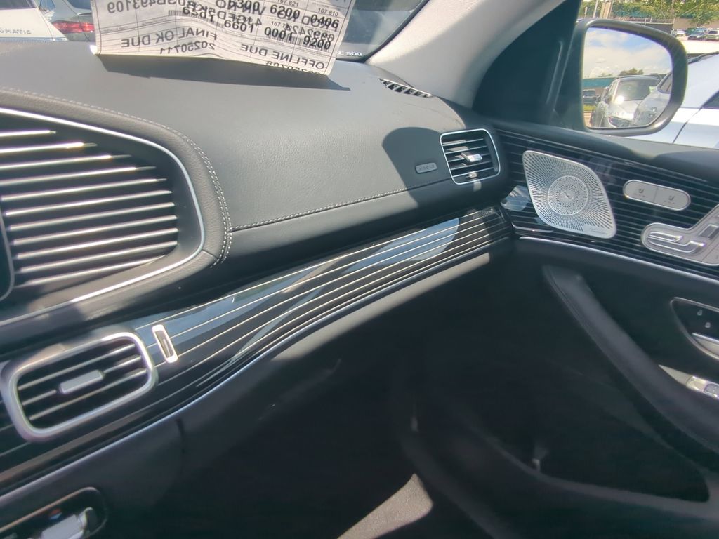 2025 Mercedes Benz GLE 450 4MATIC photo 3