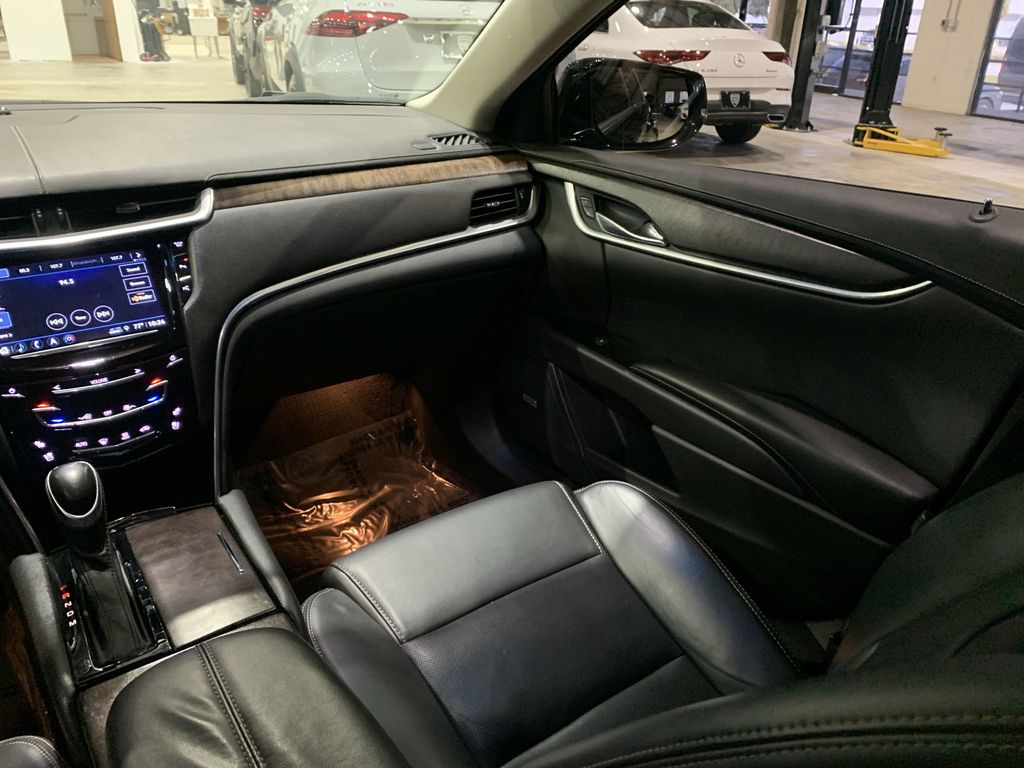 2018 Cadillac XTS Luxury photo 4