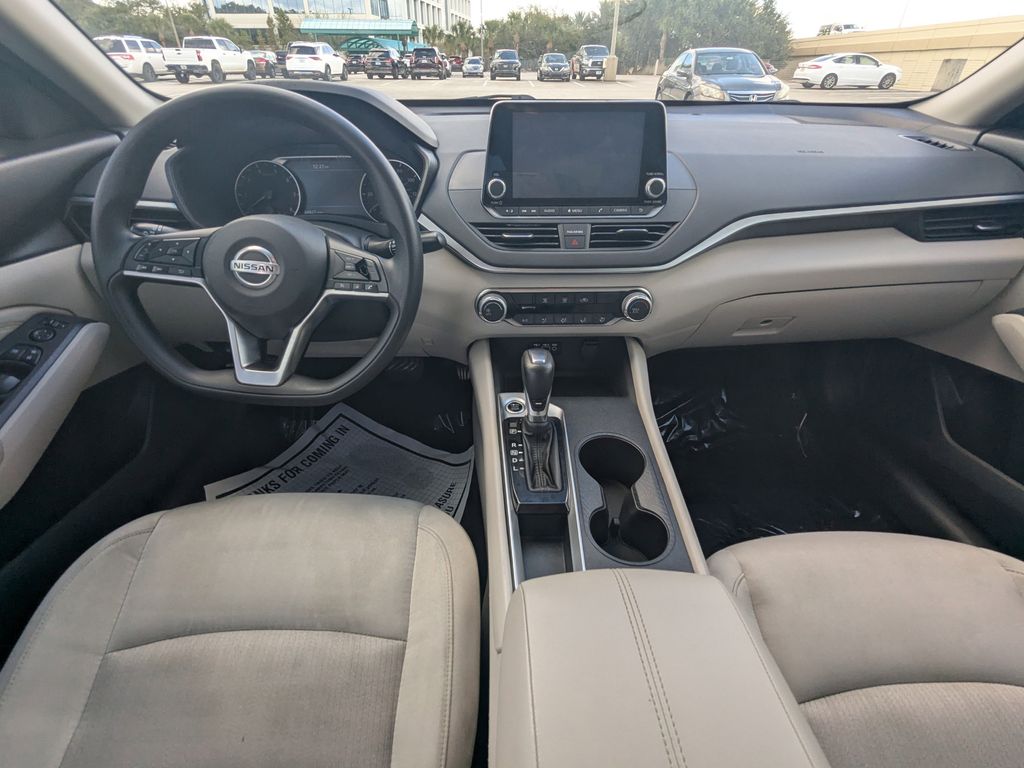 2020 Nissan Altima 2.5 S photo 2
