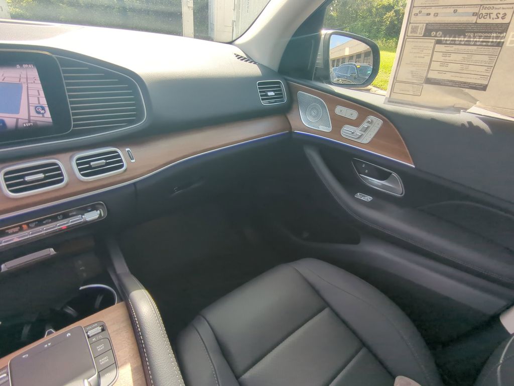 2025 Mercedes Benz GLE 350 4MATIC photo 3