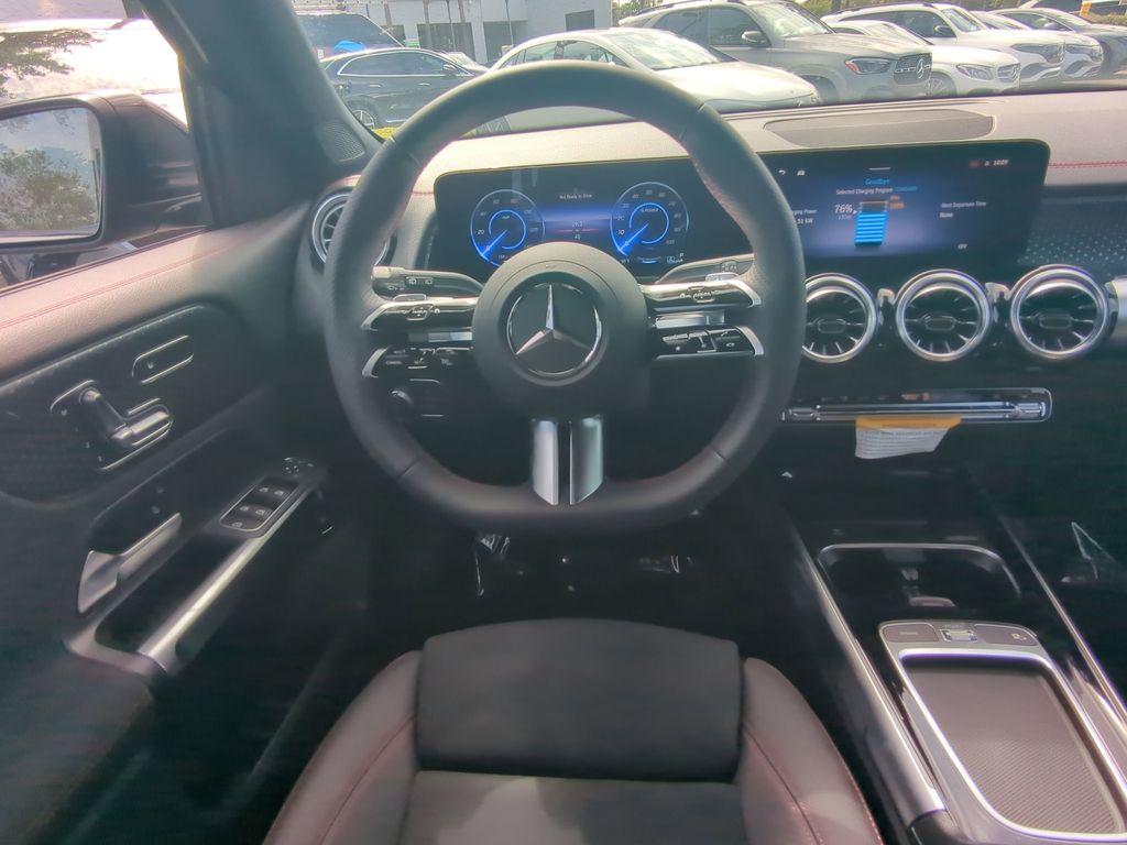 2024 Mercedes Benz EQB 300 4MATIC photo 3