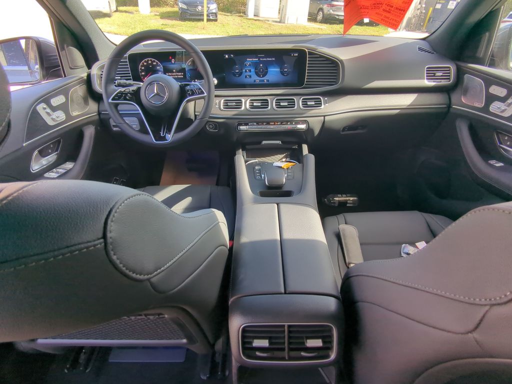 2025 Mercedes Benz GLE 4MATIC photo 2
