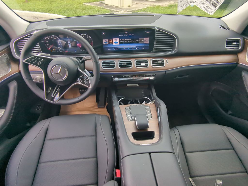 2025 Mercedes Benz GLE 350 4MATIC photo 2