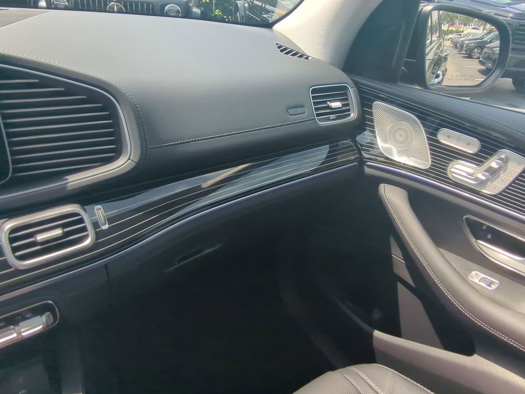 2025 Mercedes Benz GLE 450 4MATIC photo 4