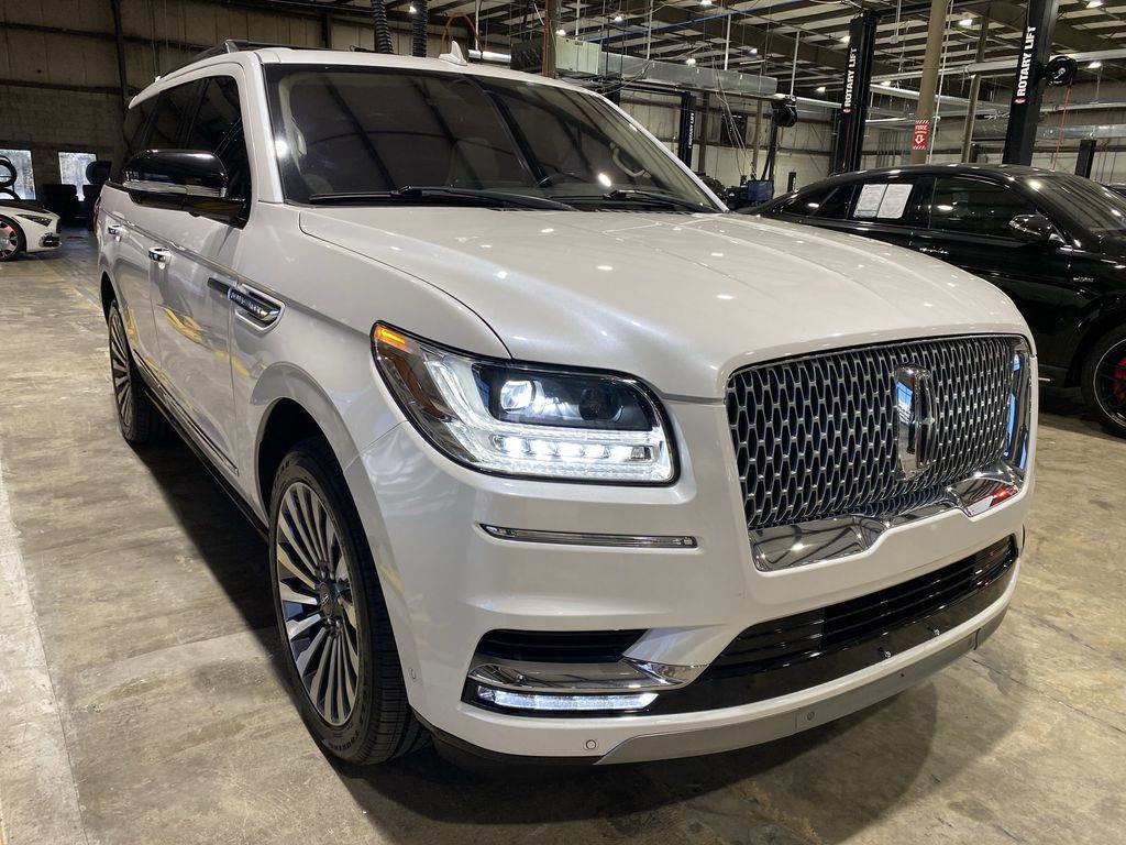 2019 Lincoln Navigator Reserve's photo