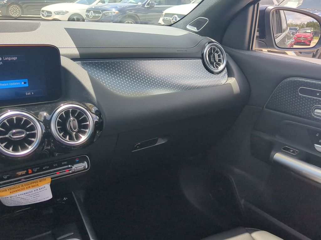 2025 Mercedes Benz GLA 250 photo 4