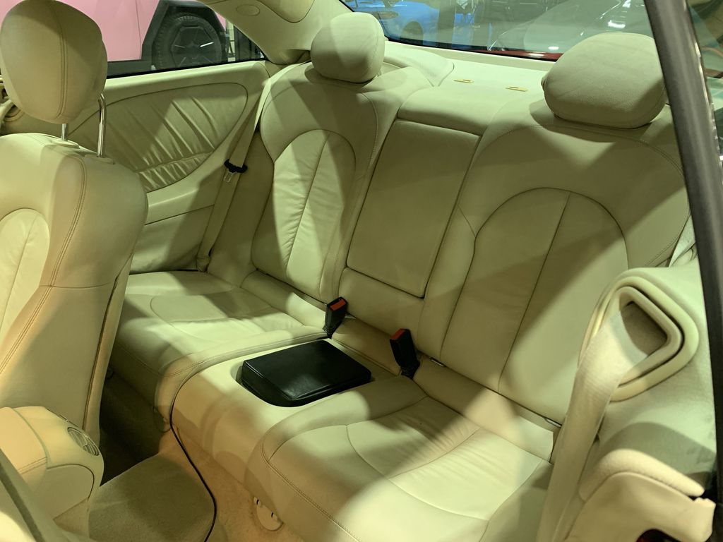 2008 Mercedes Benz CLK 550 photo 4