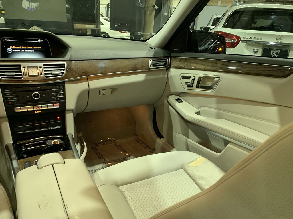 2016 Mercedes Benz E 350 Sedan photo 3