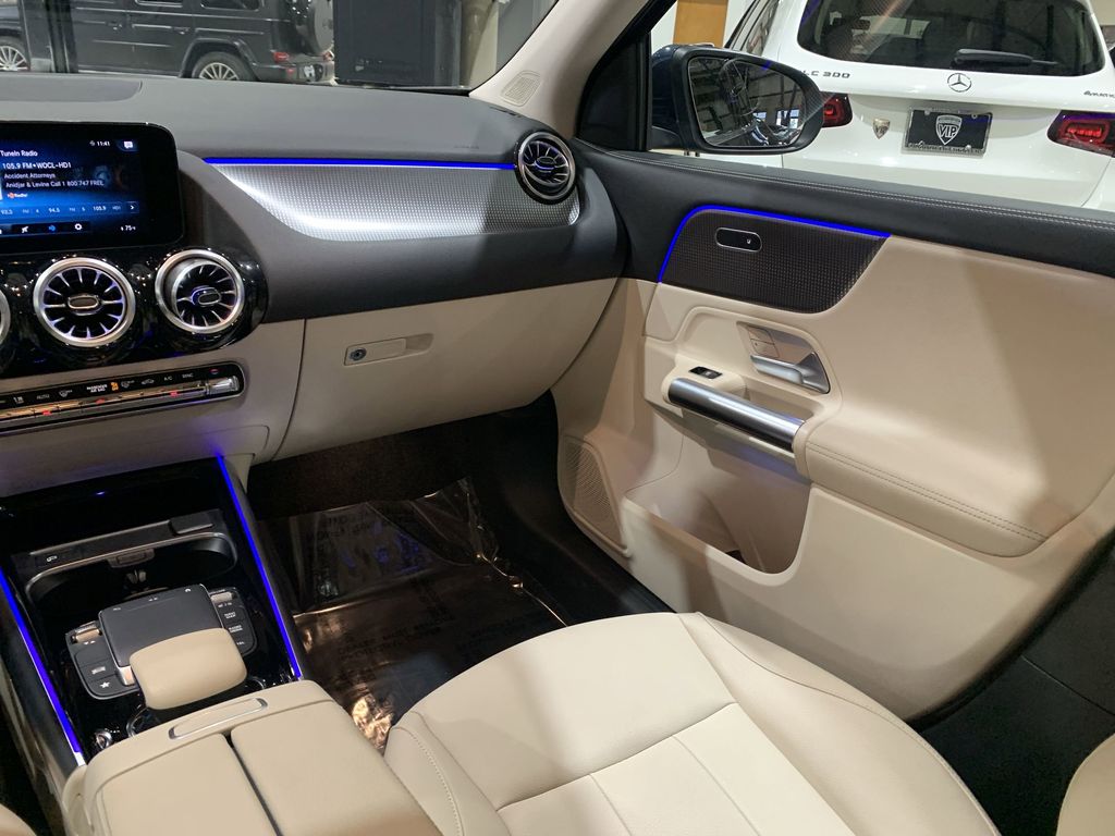 2022 Mercedes Benz GLA 250 photo 4