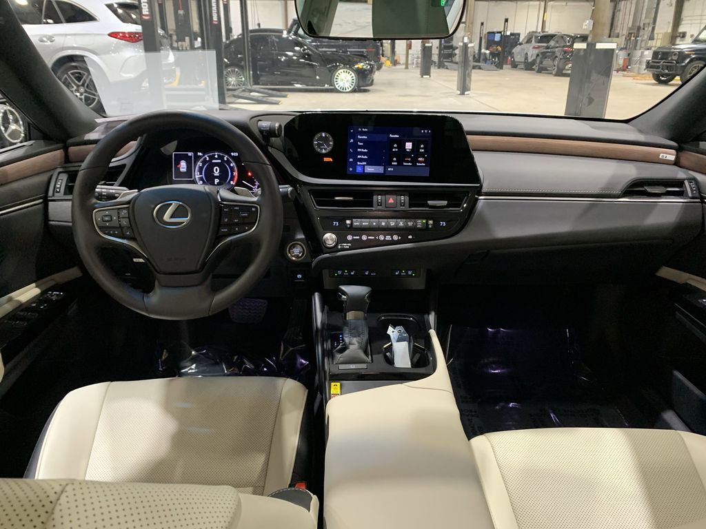 2024 Lexus ES 350 Premium photo 2