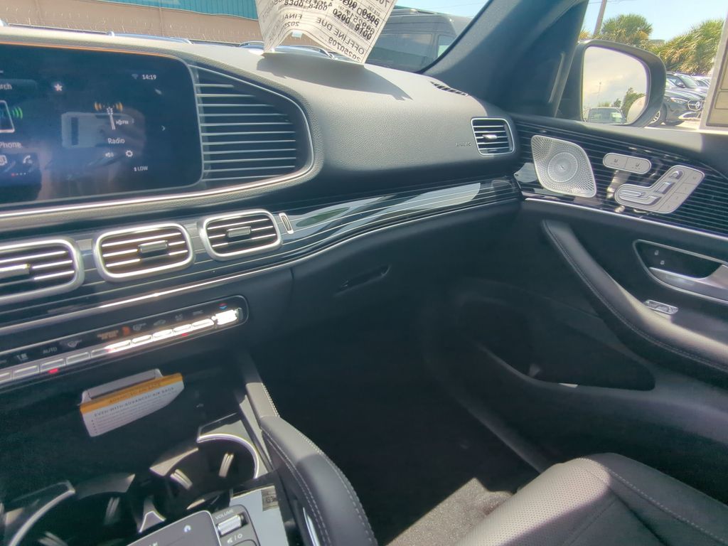 2025 Mercedes Benz GLE 350 4MATIC photo 3