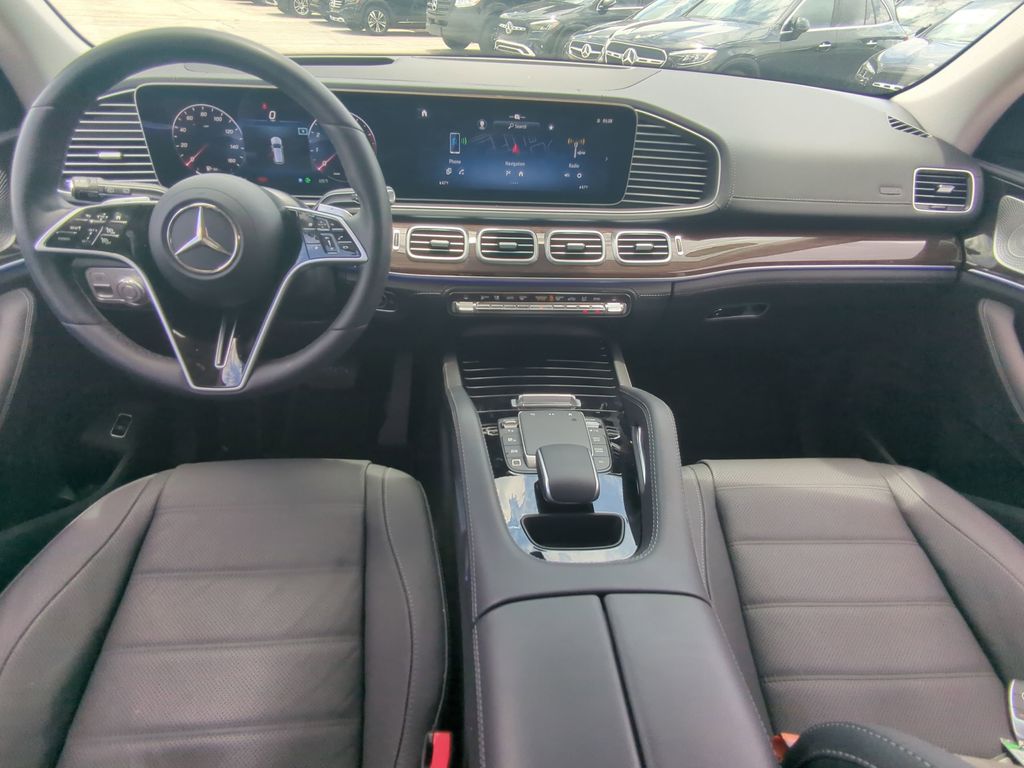 2025 Mercedes Benz GLE 450 4MATIC photo 2
