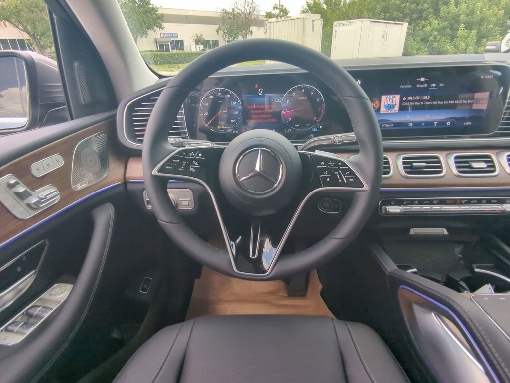 2025 Mercedes Benz GLE 350 4MATIC photo 3