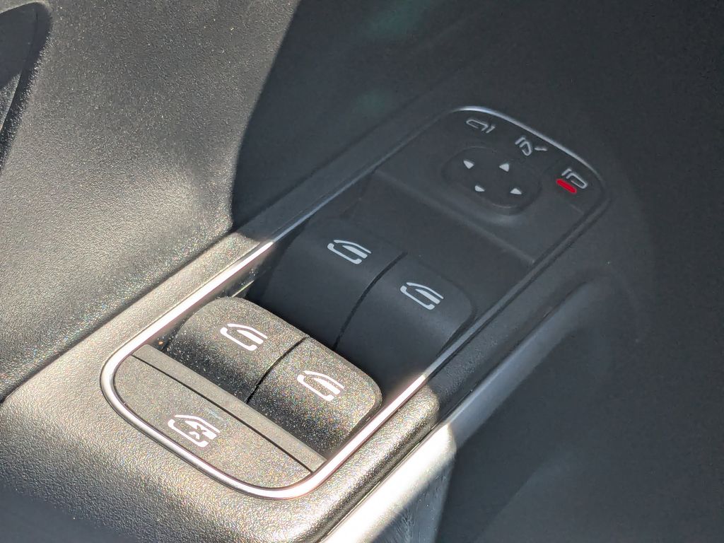 2024 Mercedes-Benz GLB Base - Photo 10