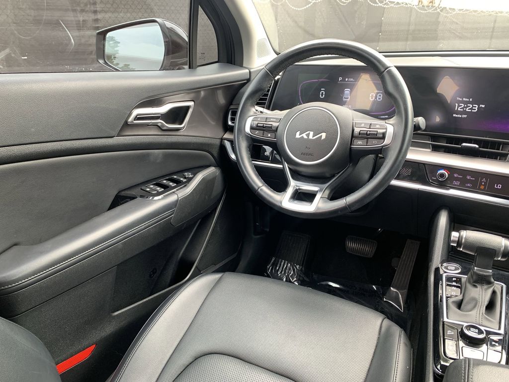 2023 Kia Sportage EX photo 3