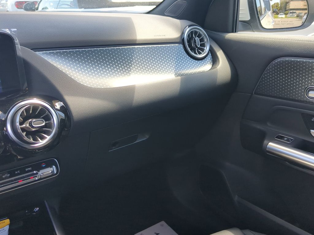 2026 Mercedes Benz GLA 250 photo 3