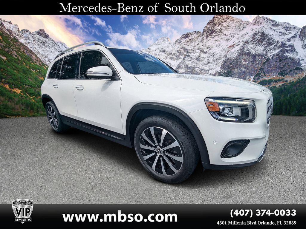 2022 Mercedes-Benz GLB's photo