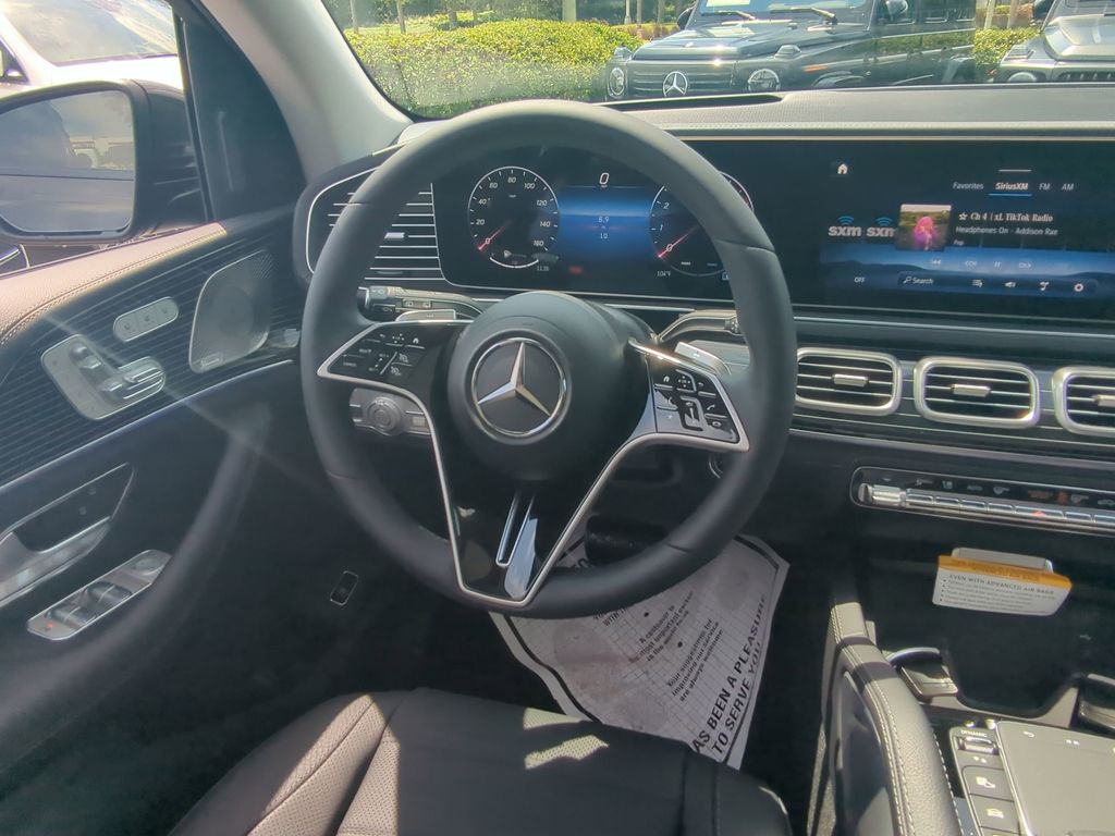 2025 Mercedes Benz GLE 450 4MATIC photo 3