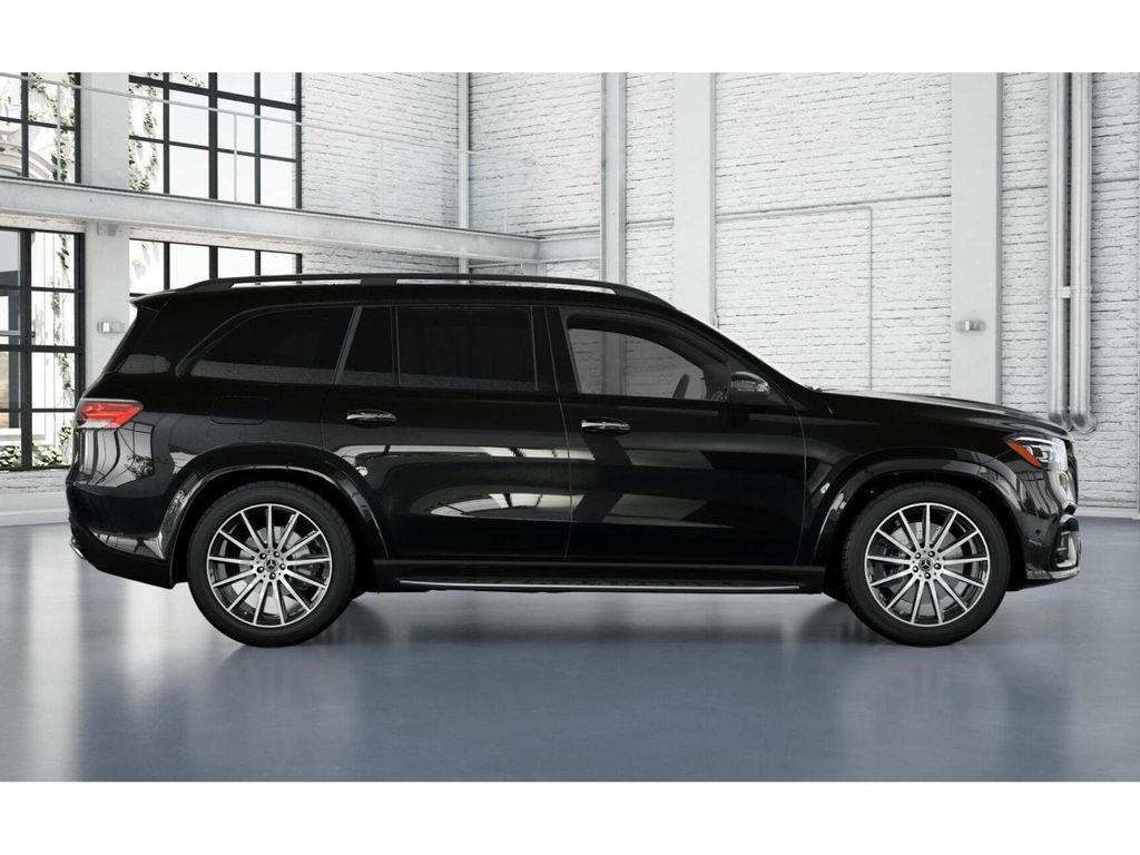 2025 Mercedes Benz GLS 450 4MATIC photo 2