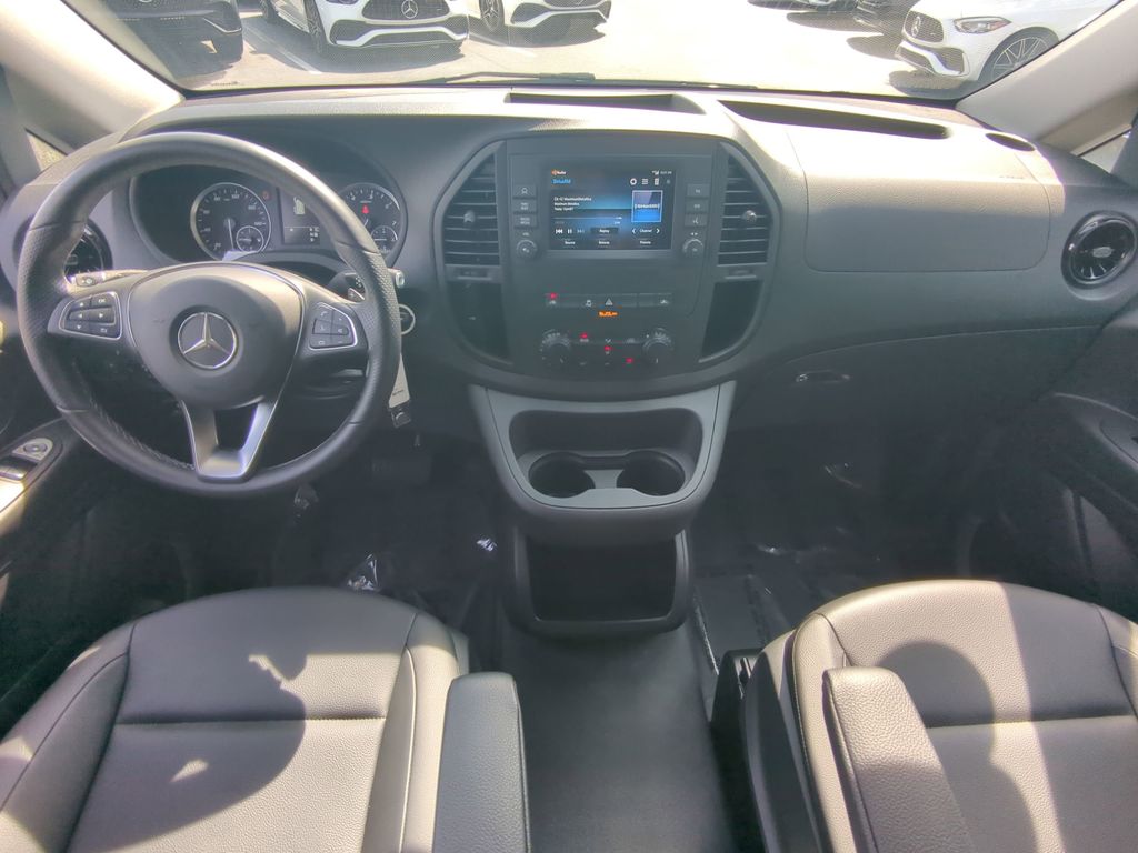 2023 Mercedes Benz Metris photo 2