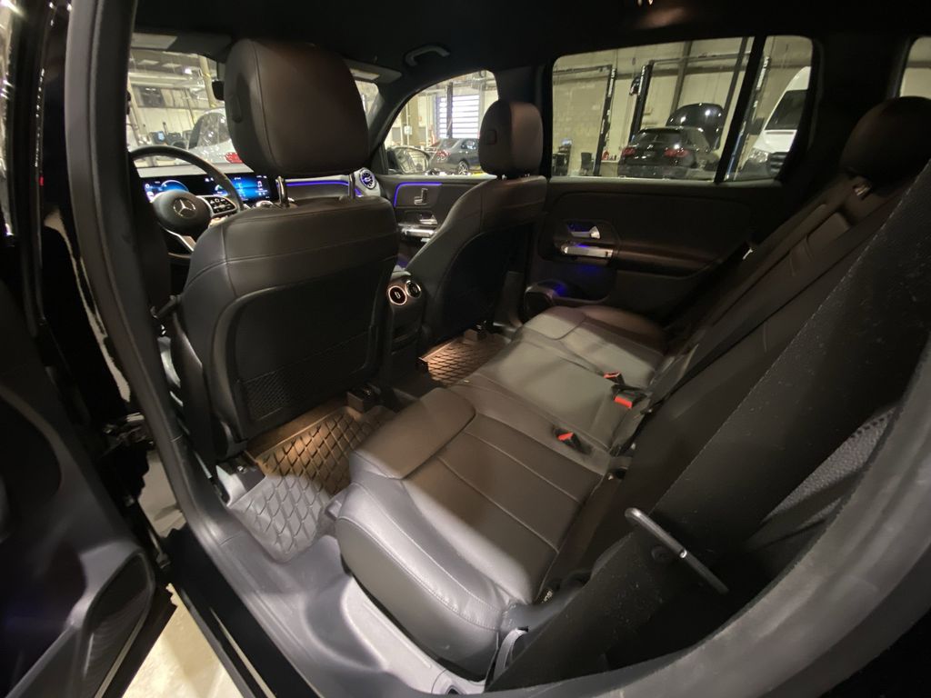 2021 Mercedes Benz GLB 250 photo 3