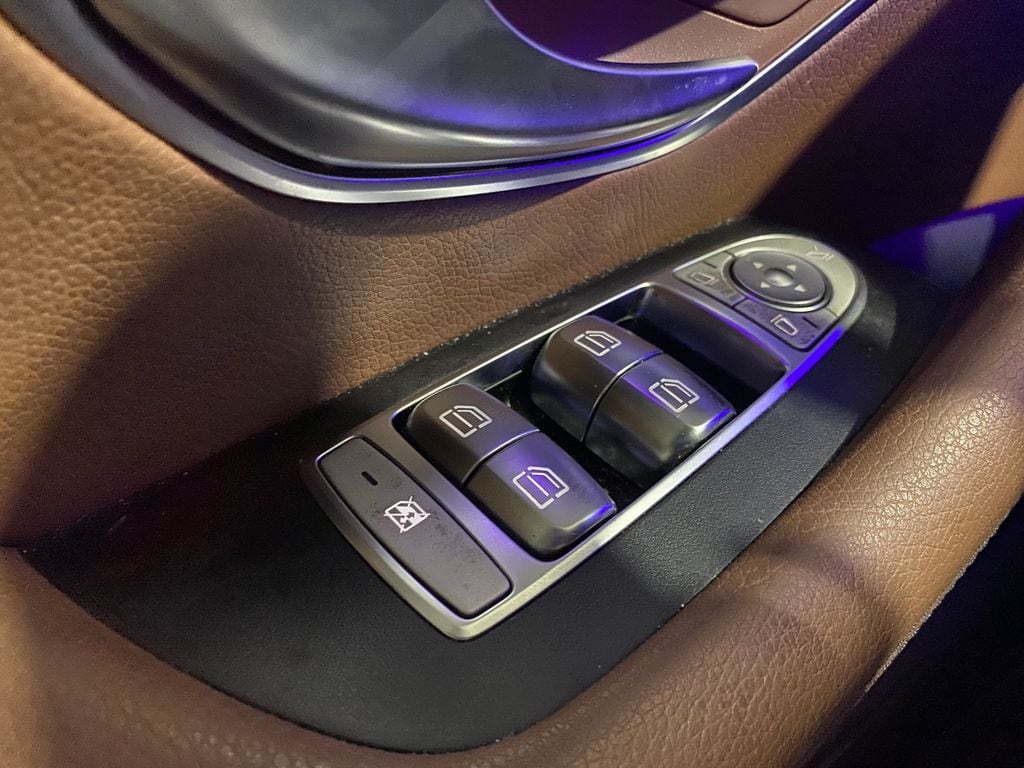 2023 Mercedes-Benz E-Class 8